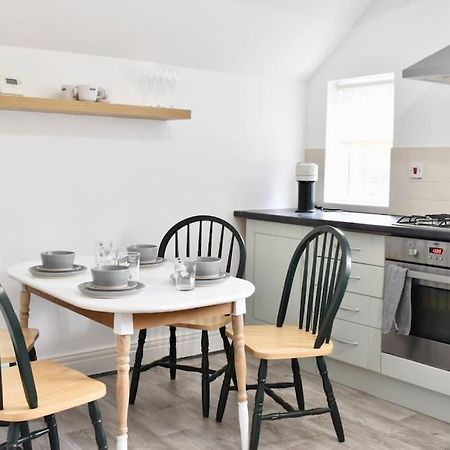 2 Bedroom Apartment In Gateshead Bagian luar foto