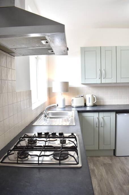 2 Bedroom Apartment In Gateshead Bagian luar foto